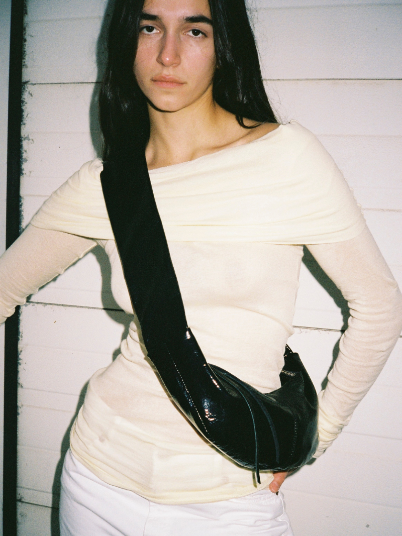 Banana bag XS crushed patent black - Ferent Bags