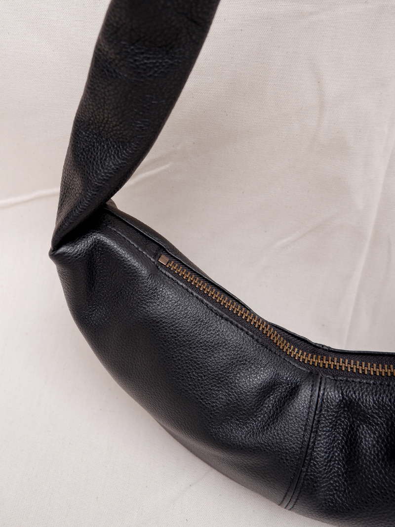 Banana bag XS grained black - Ferent Bags