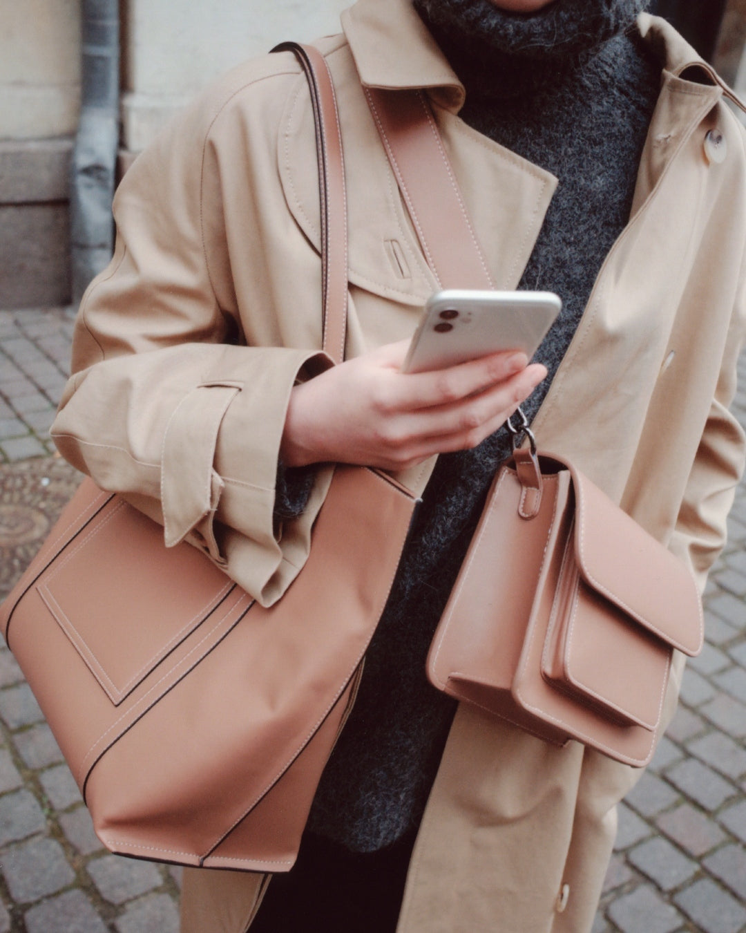 Descubre los Bolsos Perfectos para Triunfar en la Universidad