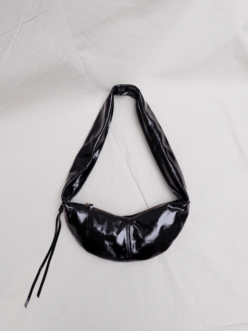 Banana bag XS crushed patent black - Ferent Bags 