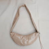 Banana bag XS crushed patent sand - Ferent Bags 