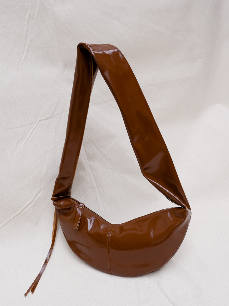 Banana bag XS glossy brown - Ferent Bags 