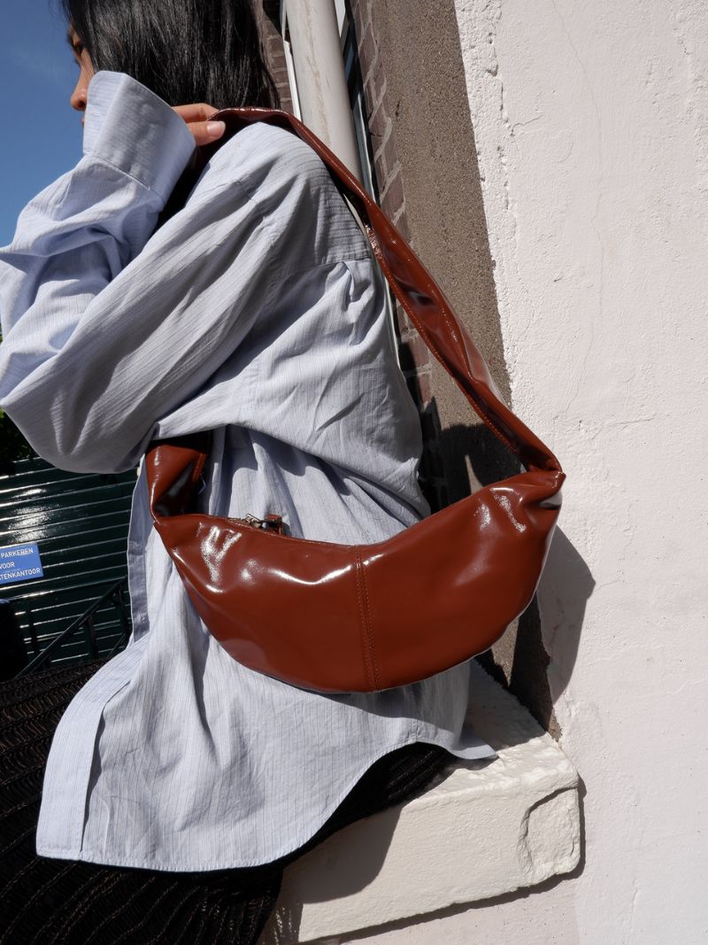 Banana bag XS glossy brown - Ferent Bags 