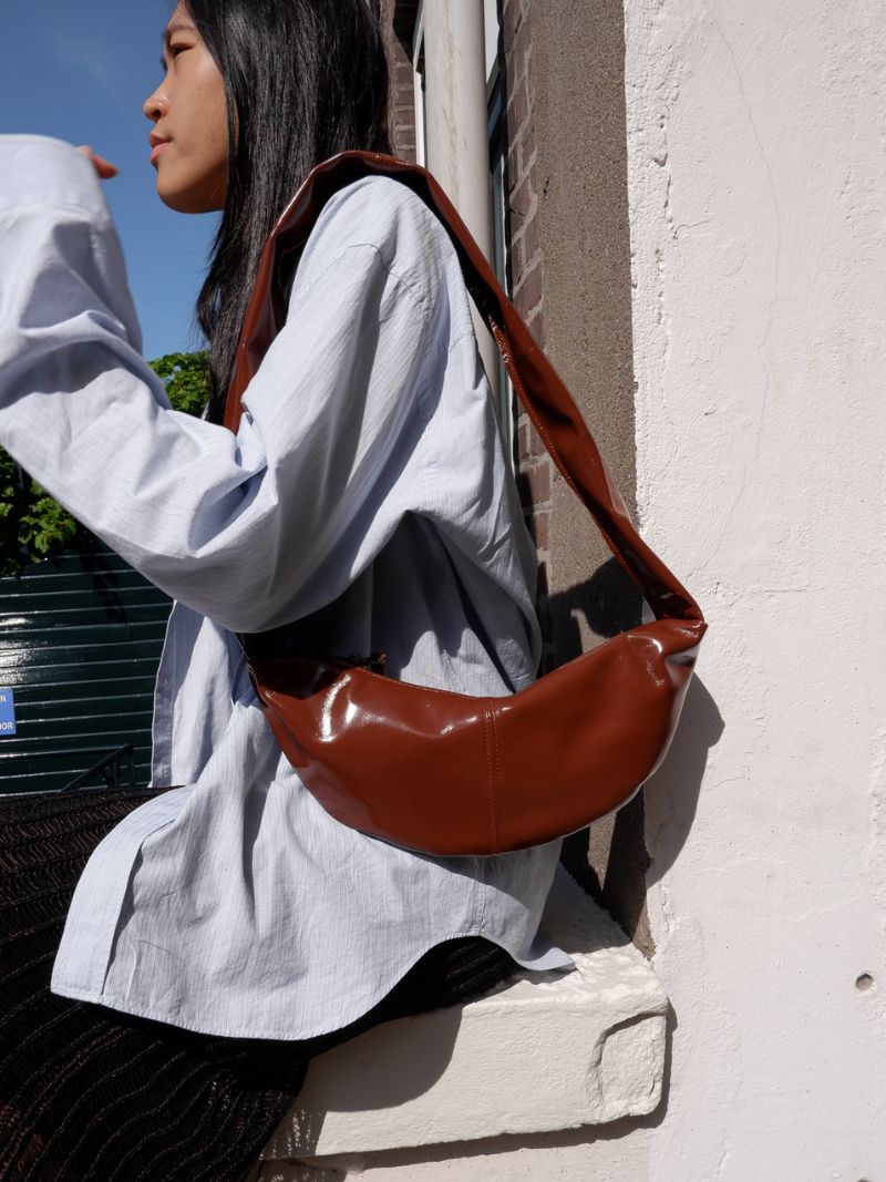 Banana bag XS glossy brown - Ferent Bags 