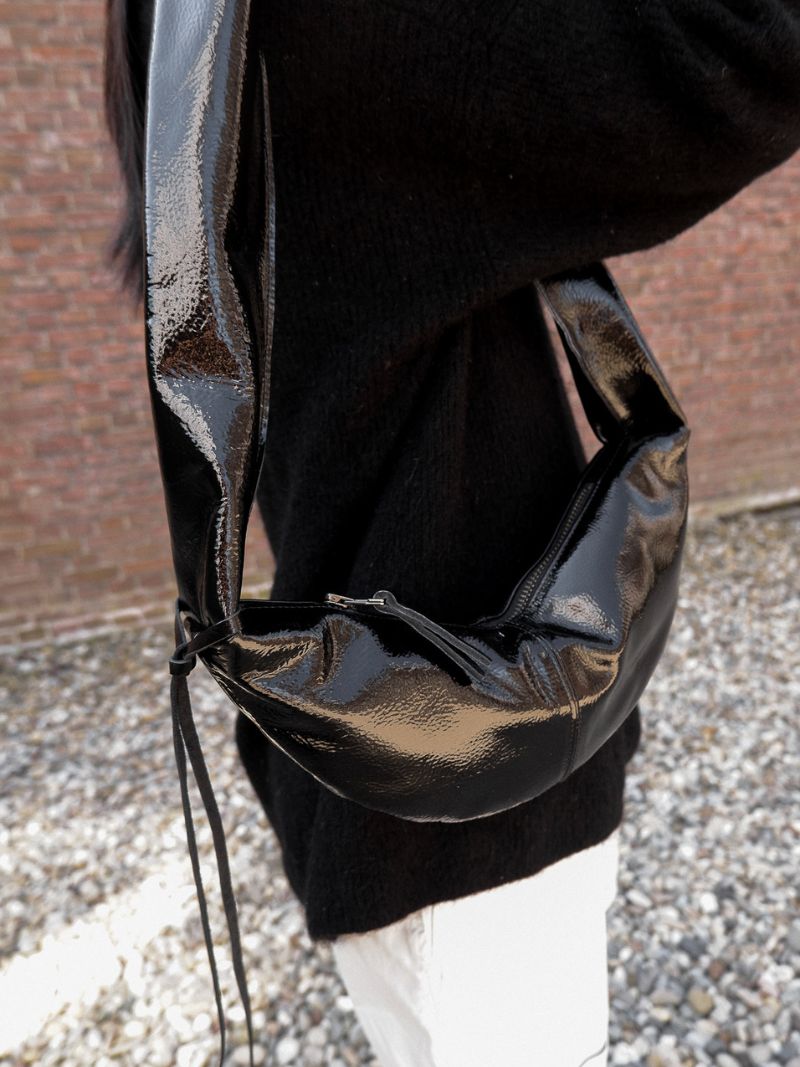 Banana bag XS crushed patent black - Ferent Bags 