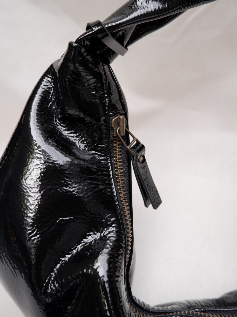 Slouchy Shoulder Bag crushed patent black - Ferent Bags 