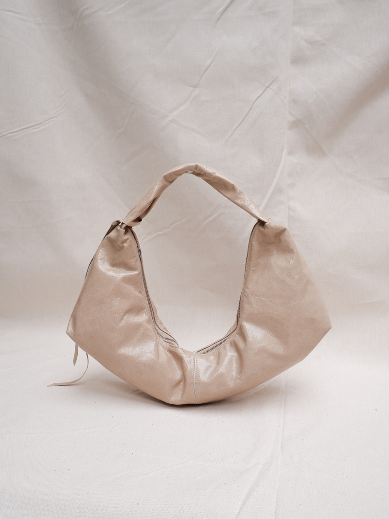 Slouchy Shoulder Bag crushed patent sand - Ferent Bags 