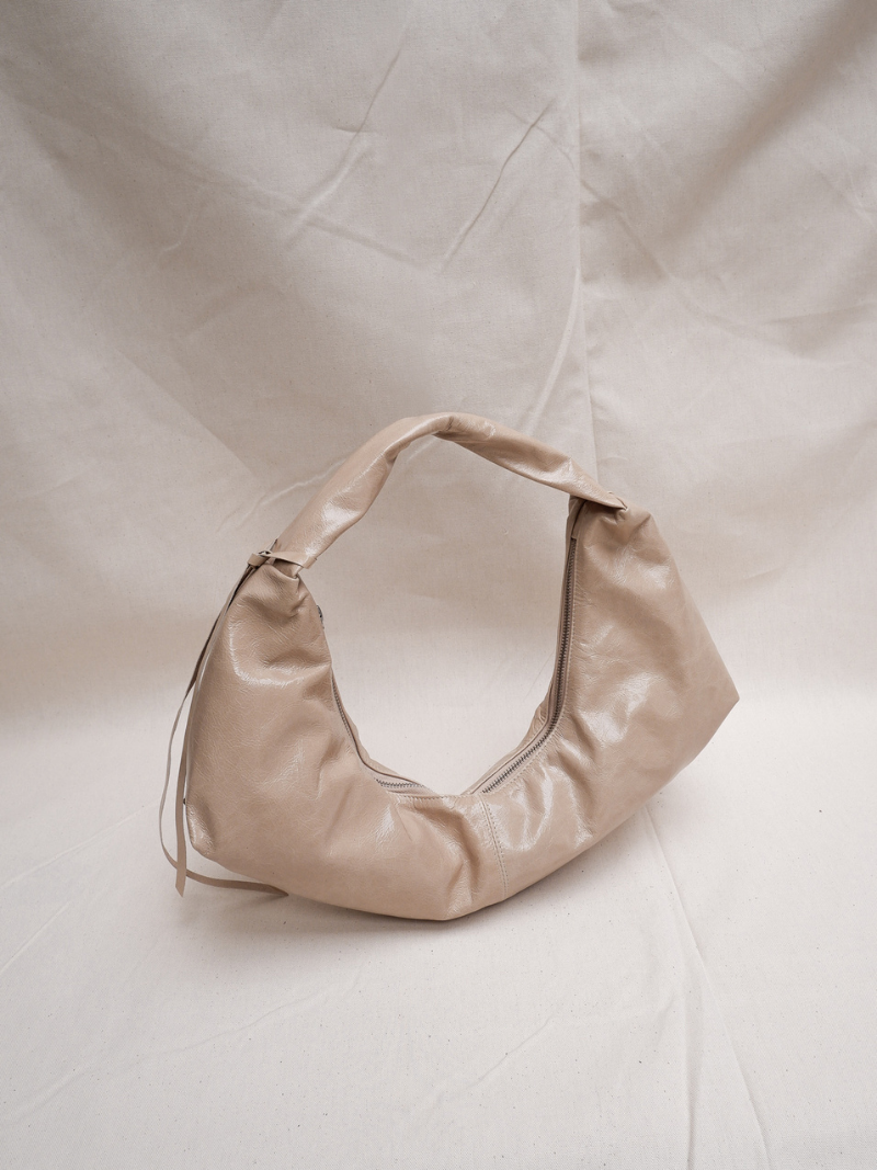 Slouchy Shoulder Bag crushed patent sand - Ferent Bags 