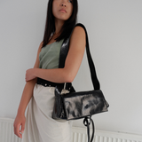 Triangle Messenger Bag crushed patent black - Ferent Bags 