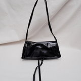 Triangle Messenger Bag crushed patent black - Ferent Bags 