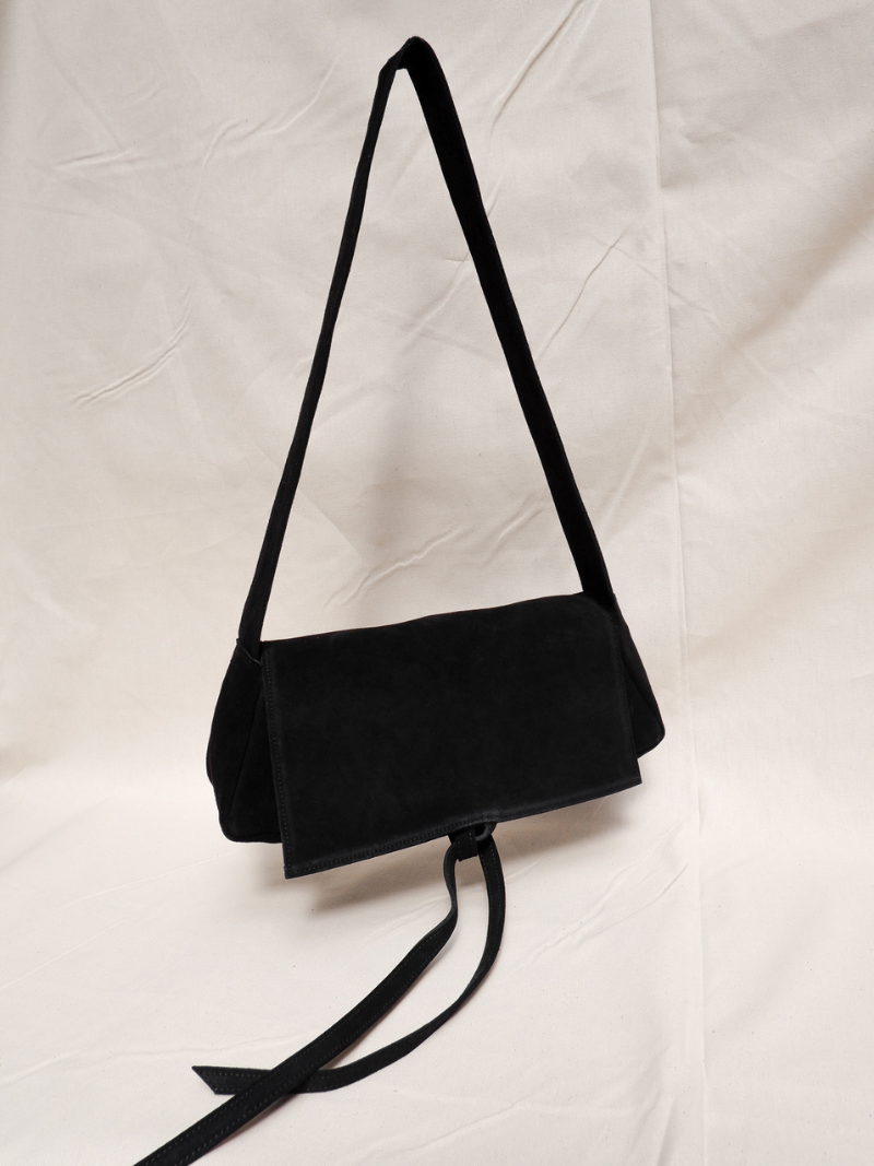 Triangle Messenger Bag black - Ferent Bags 