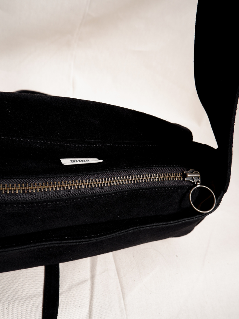 Triangle Messenger Bag black - Ferent Bags 