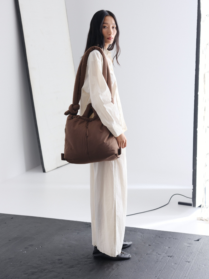 Ona Soft Bag chocolate – Ferent Bags Ona Soft Bag chocolate – Ferent Bags